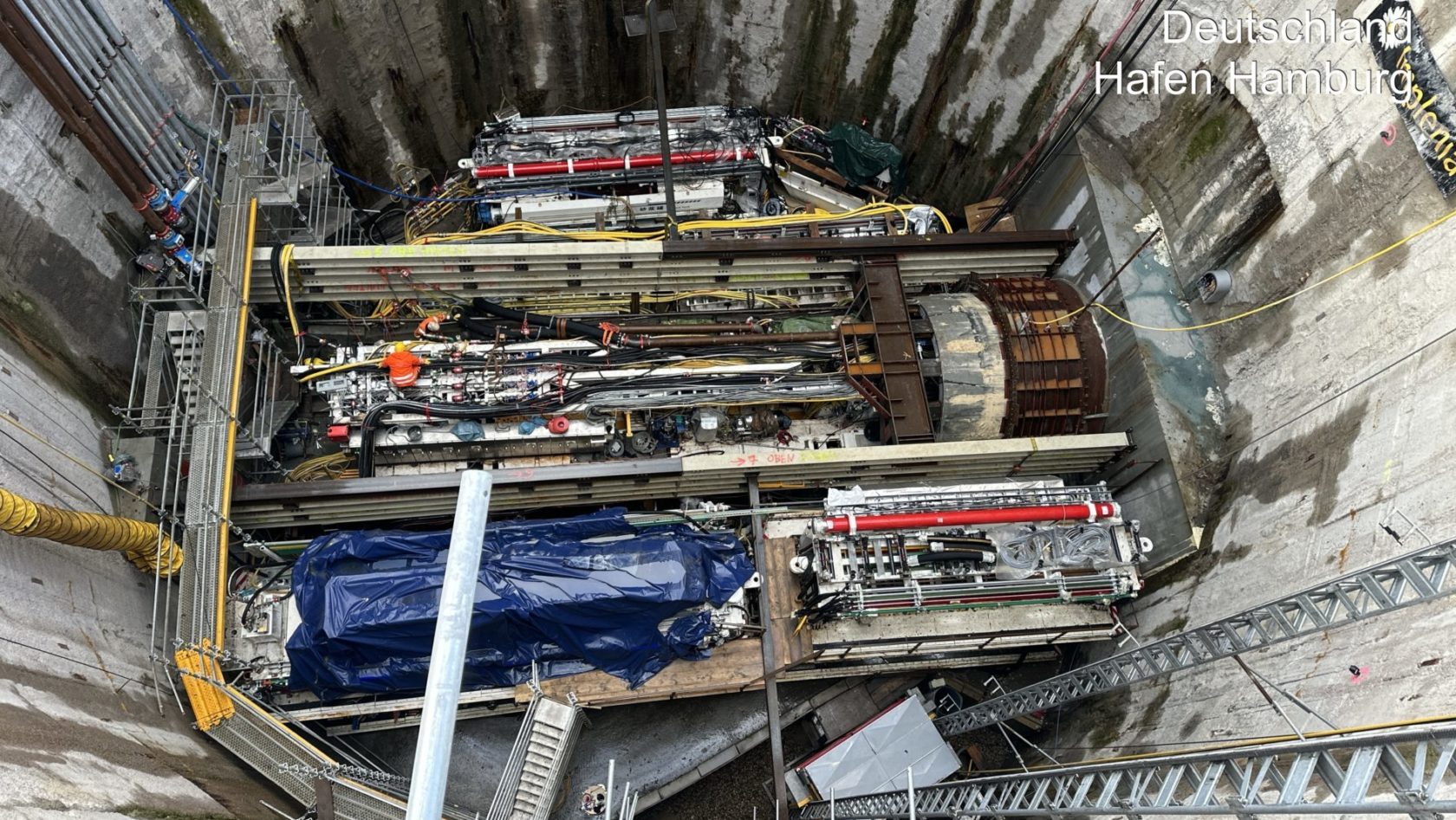 2023 12 20 Los T1 Blick In Den Schacht